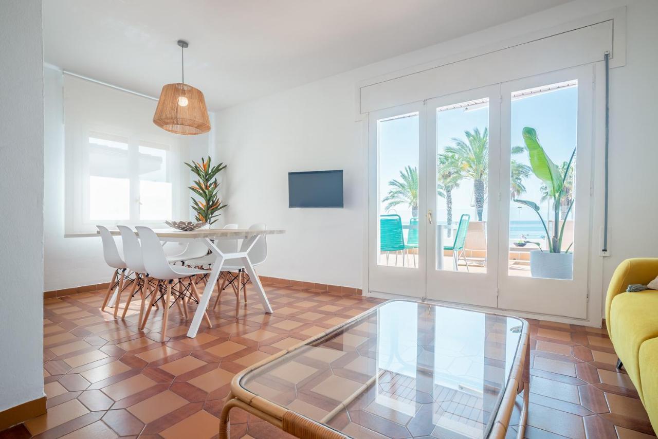 Beach House Cambrils Apartamento En Primera Linea De Playa Exteriör bild